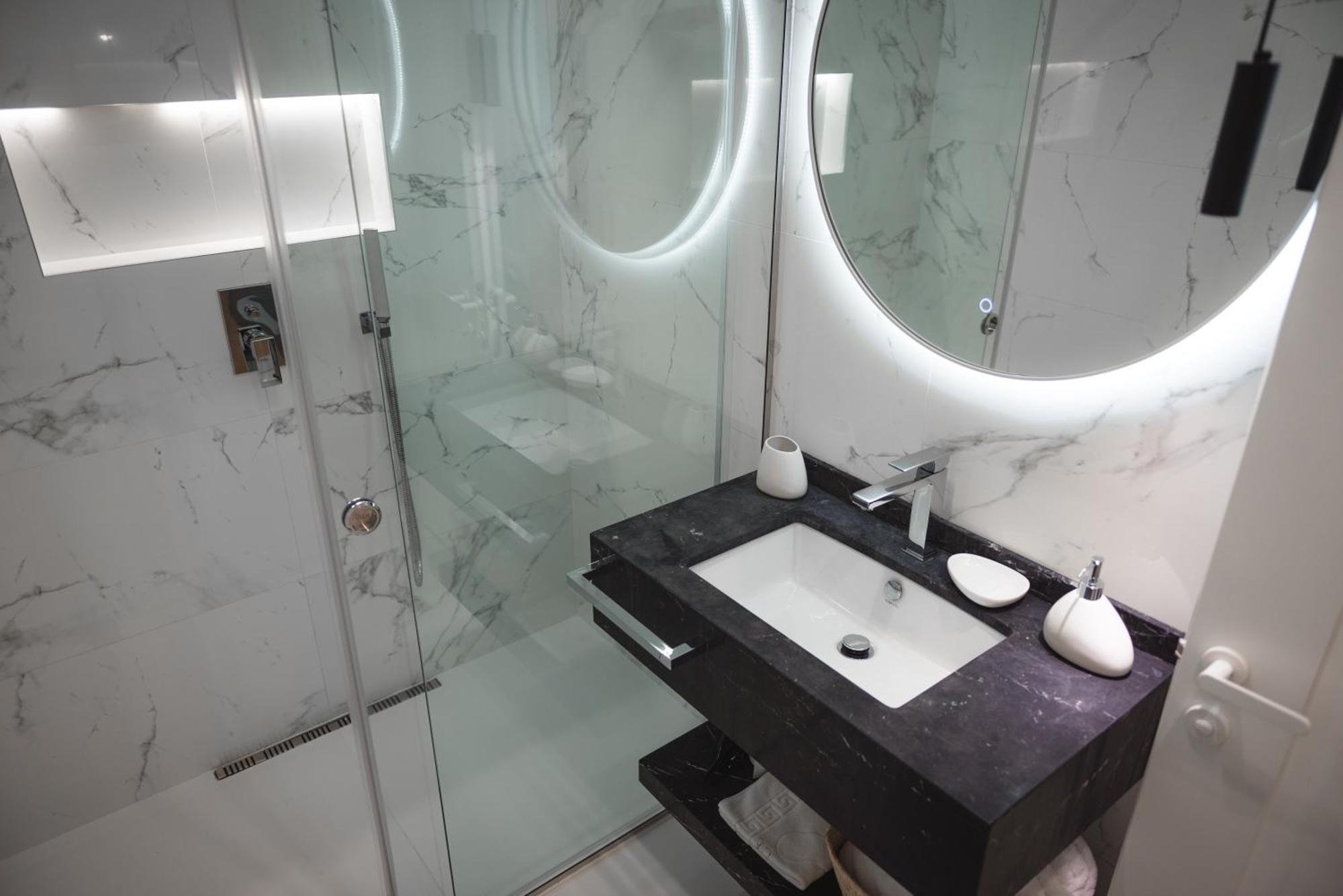Tam Centre Luxury Serviced Apartments Тирана Екстер'єр фото